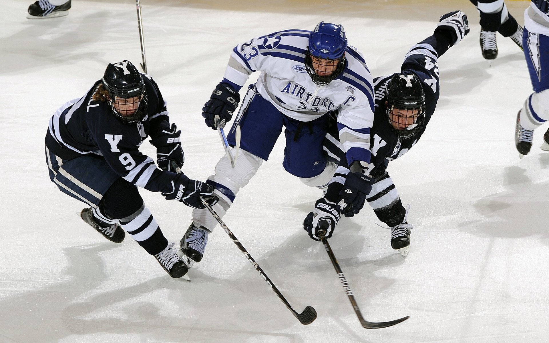 “季后赛最火爆瞬间盘点：球迷最激动的绝杀时刻”，季后赛绝杀球排名