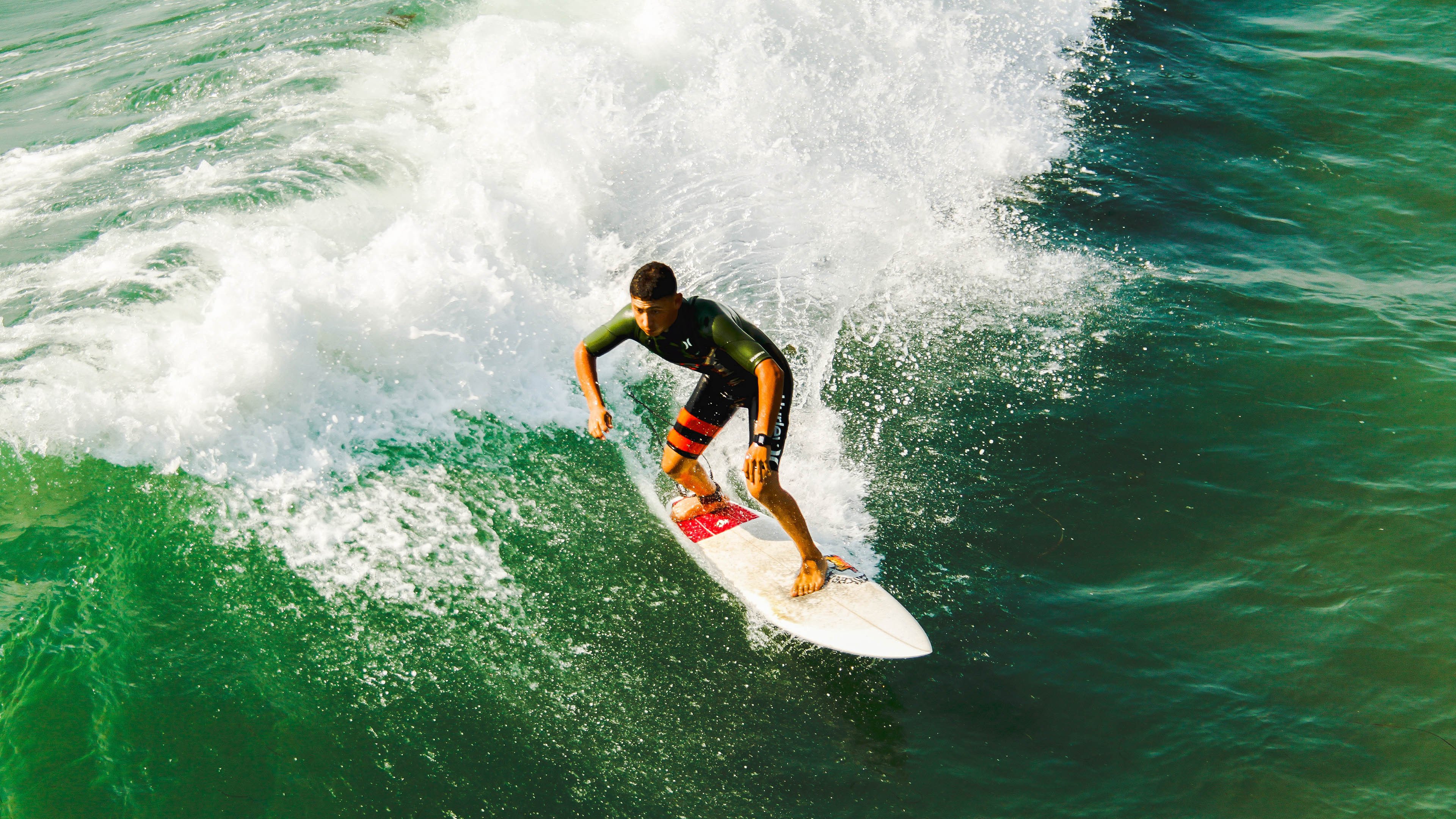 各地足球特色文化节精彩纷呈，弘扬民族体育精神，足球文化节的活动主题